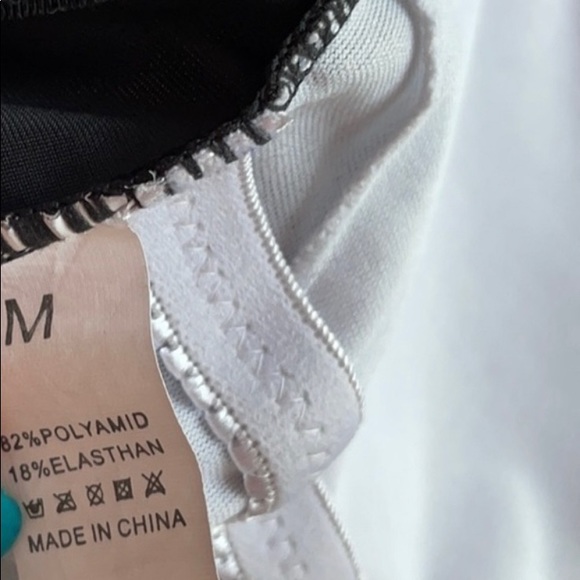 🌸 Black and white one piece swim | size Medium - Picture 4 of 4